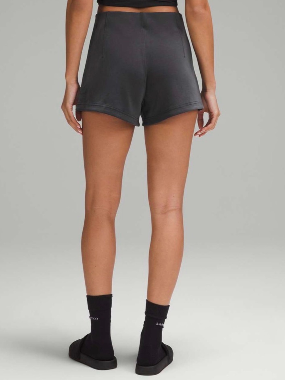 Lululemon Softstreme Kick-Flare Mid-Rise Short 4" Black